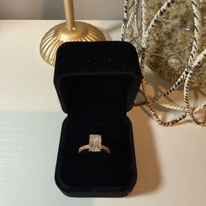 Elegant Gold Ring with 3k Moissanite stone